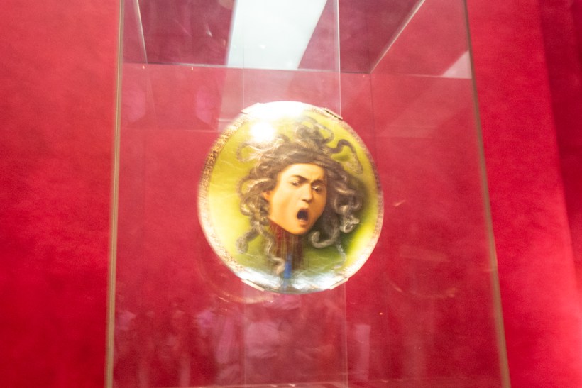 This is a wretched picture. It was packed in there with people a